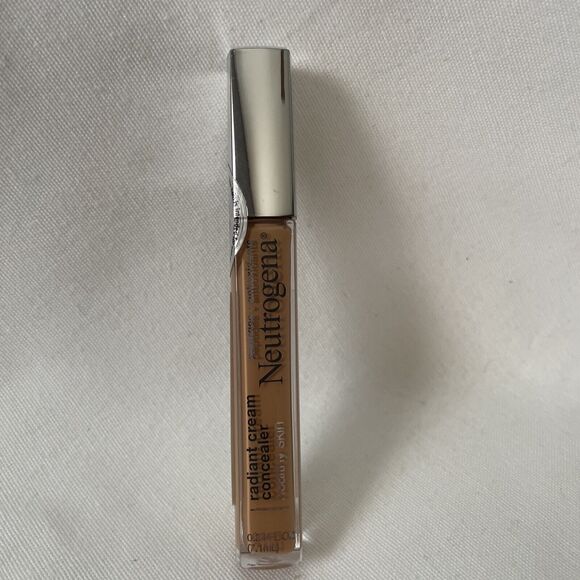 Neutrogena Healthy Skin Radiant Cream Concealer w/Peptides 03 Toffee Medium - Picture 1 of 2